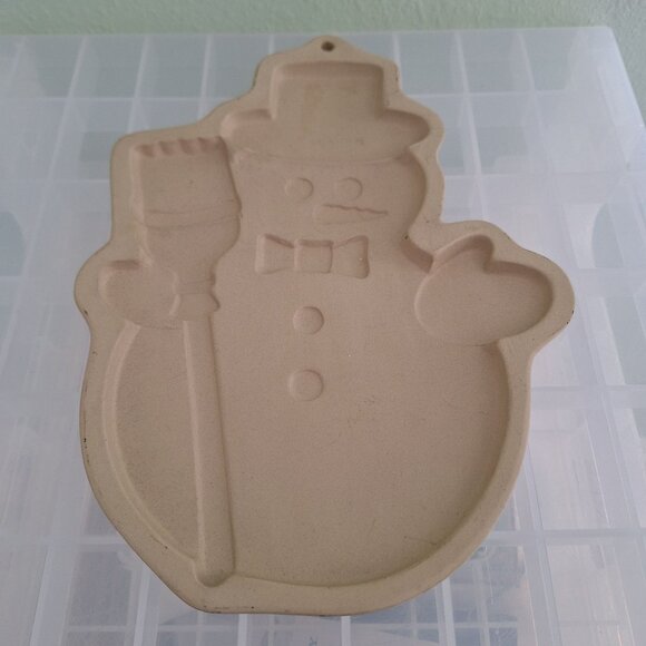 VINTAGE 1994 SUPERSTONE SNOWMAN STONEWARE COOKIE MOLD BY SASSAFRAS - Picture 1 of 3